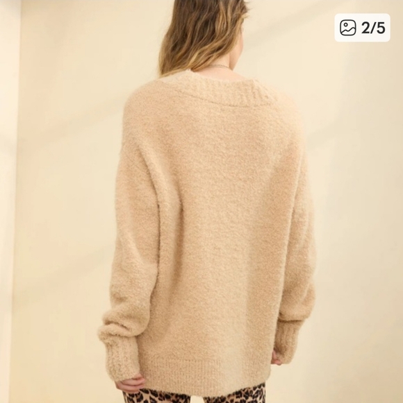 🍀Aerie teddy boucle oversized v neck sweater - Picture 2 of 5